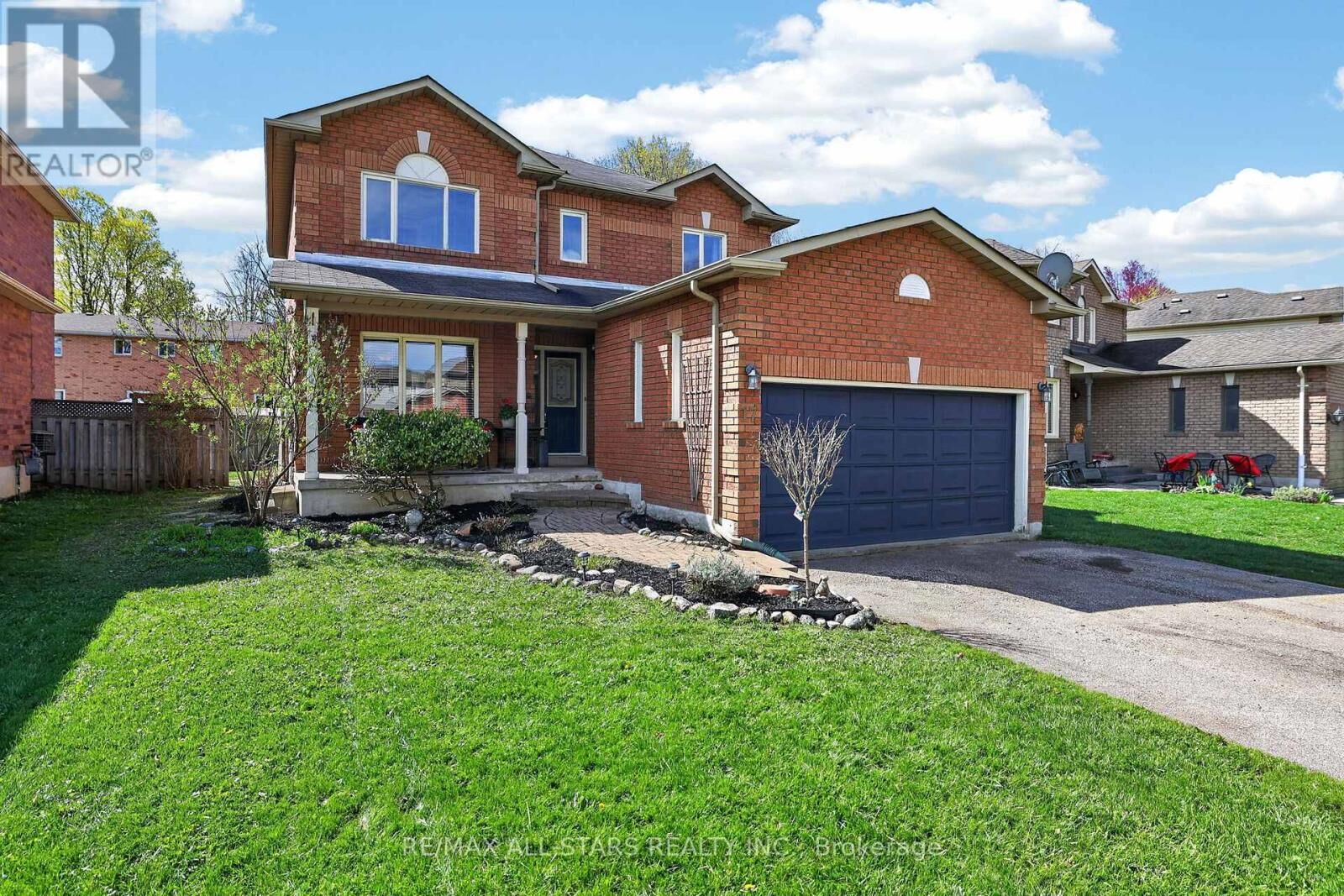 Property Photo:  17 Margaret Place  ON L4P 3X2 