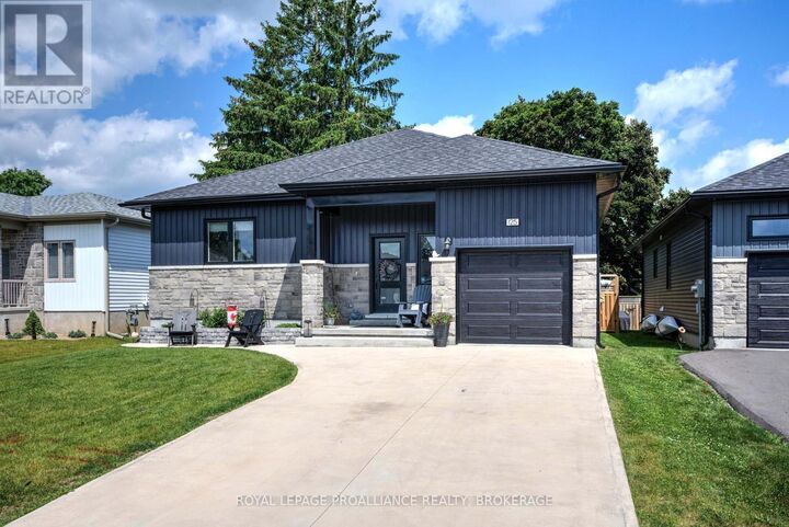 Property Photo:  125 Maplecroft Court  ON K7G 0A6 