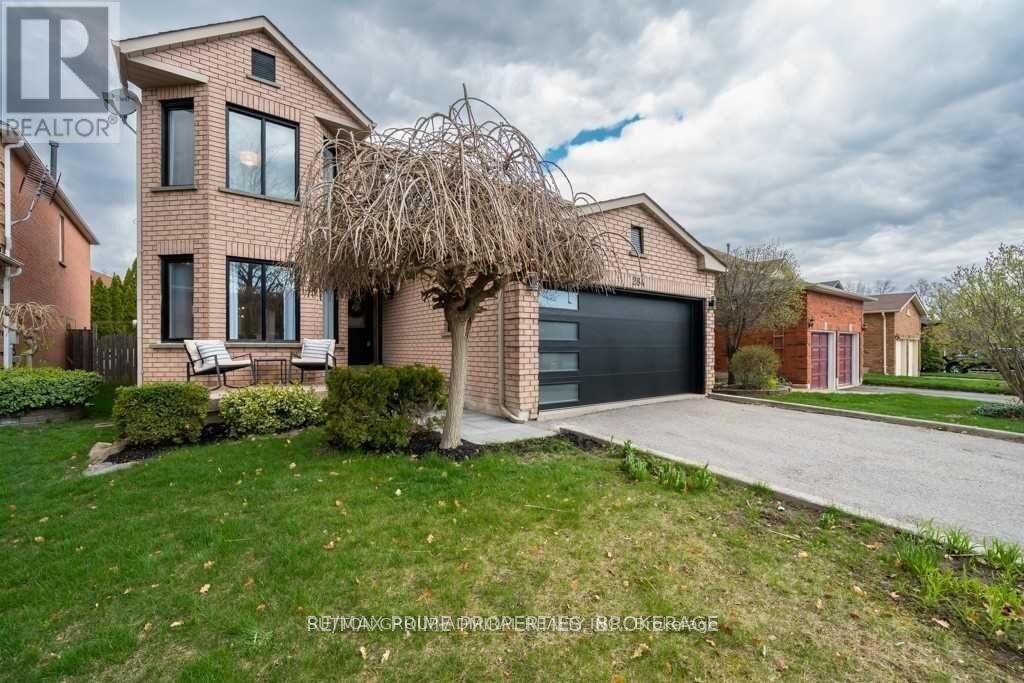 Property Photo:  284 Lancrest Street  ON L1V 6N3 