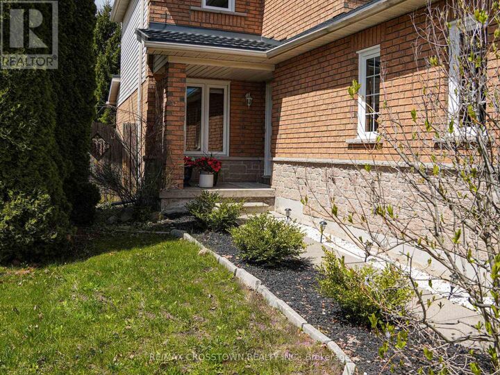 Property Photo:  22 Bluegrass Drive  ON L4N 9N9 