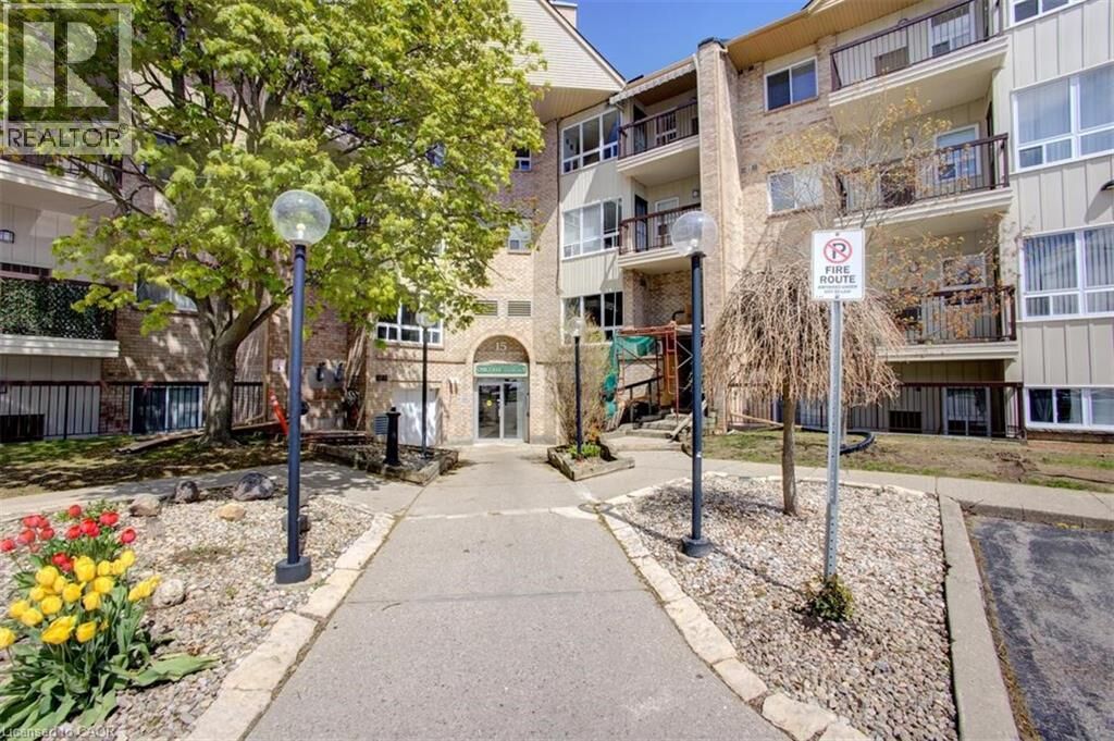 Property Photo:  15 Hofstetter Avenue 108  ON N2A 3Z7 