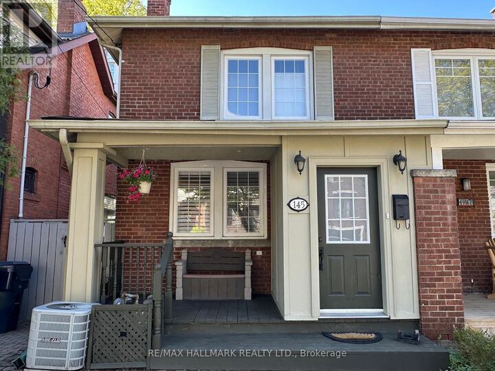 Property Photo:  145 Castlefield Avenue  ON M4R 1G6 