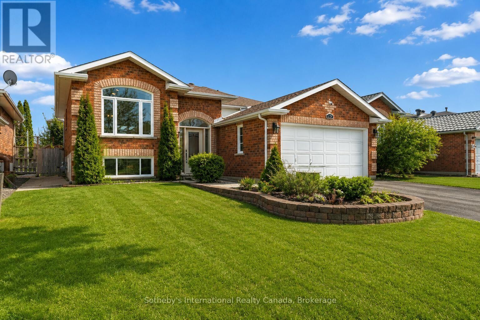 Property Photo:  299 Harvie Road  ON L4N 8J5 