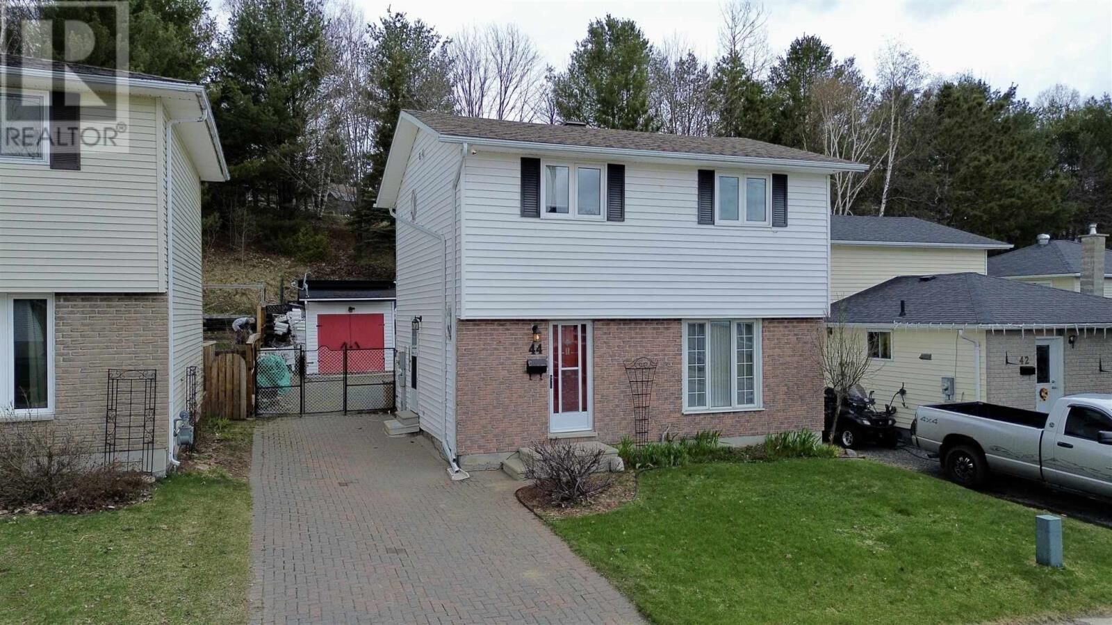 Property Photo:  44 Hergott Ave  ON P5A 3A8 