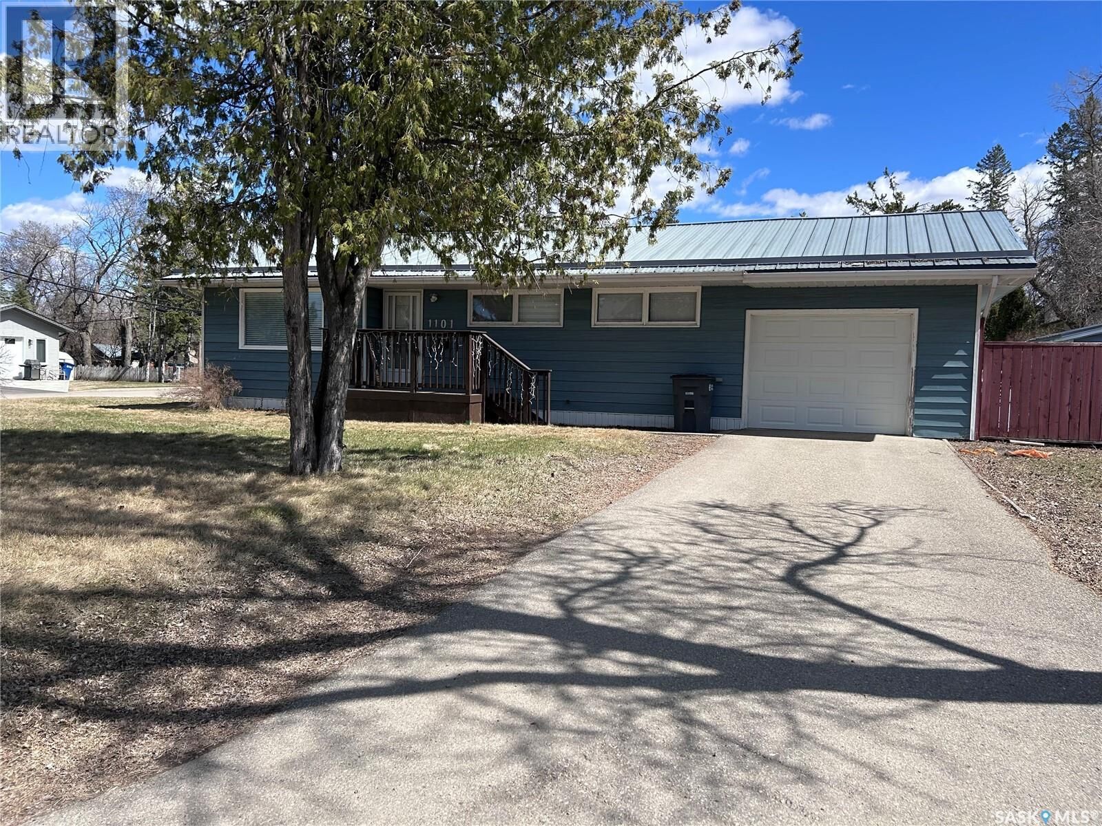 Property Photo:  1101 Gordon Street  SK S0G 3N0 