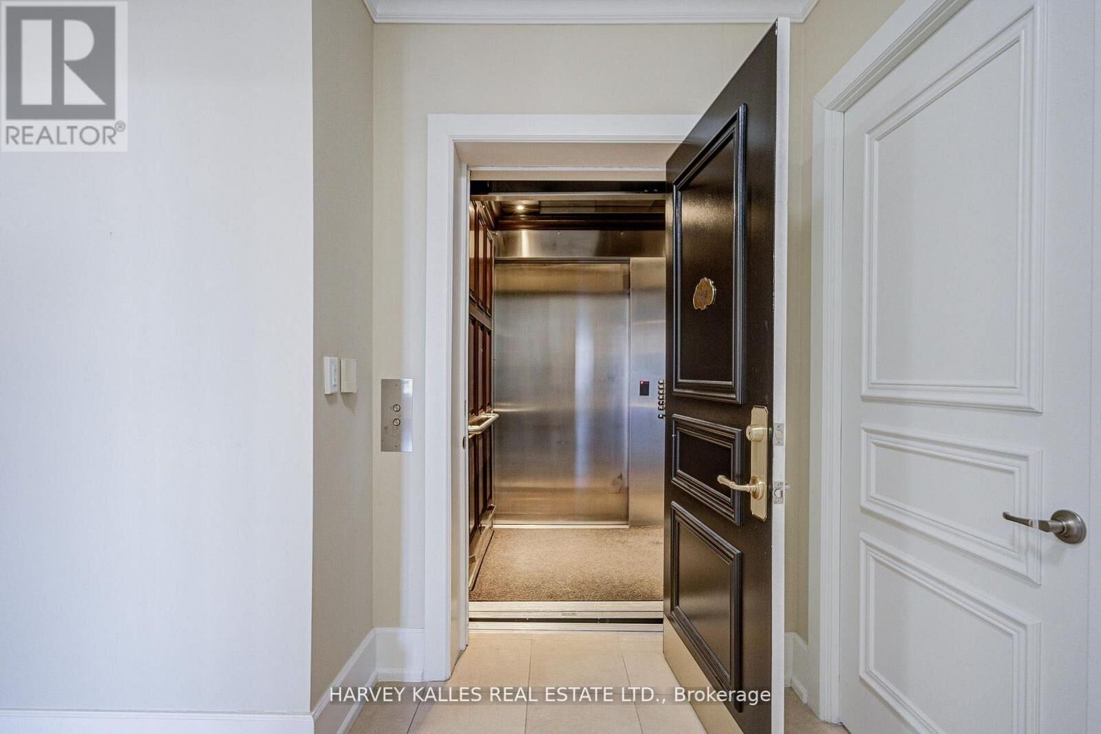 Property Photo:  660 Sheppard Avenue East 1602B  ON M2K 3E5 