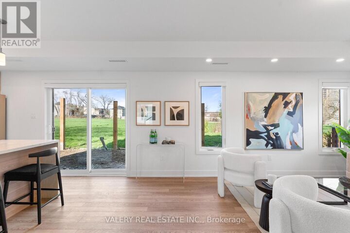 Property Photo:  15 Acorn Avenue Unit 5  ON M9B 3P7 