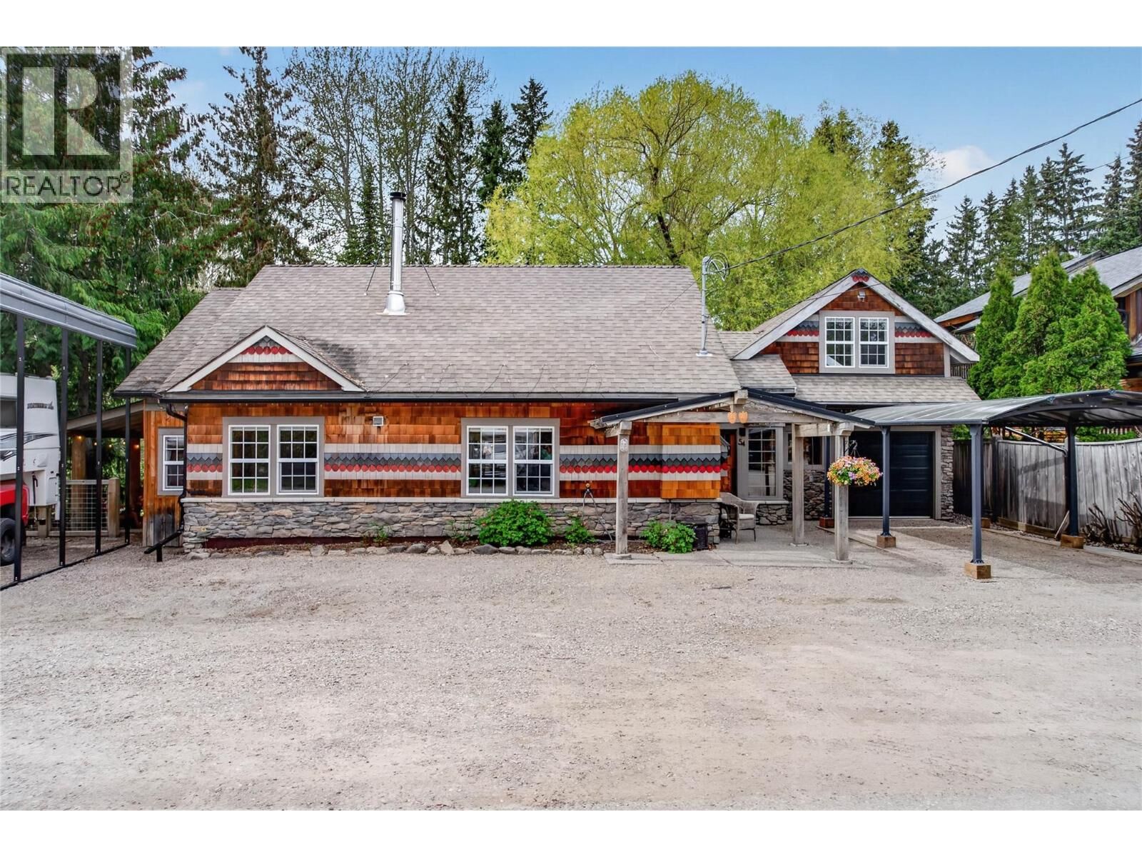 Property Photo:  54 Commons Street  BC V0B 1M1 