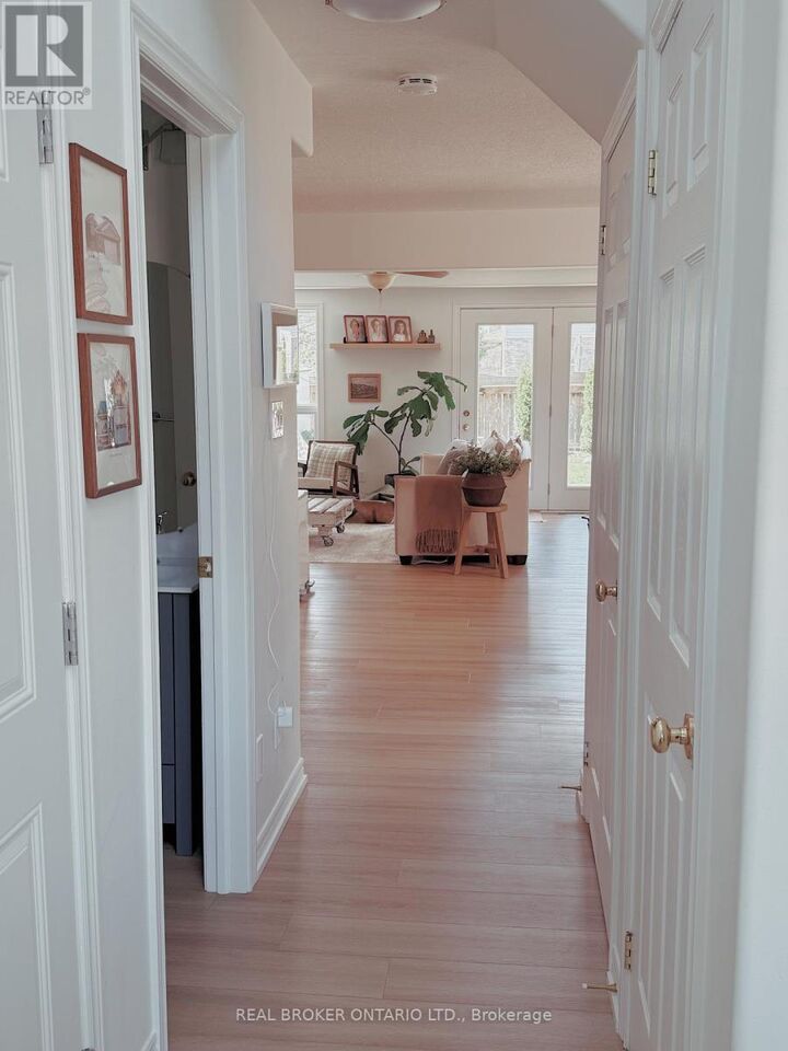 Property Photo:  320 Holden Street  ON L9Y 0E1 