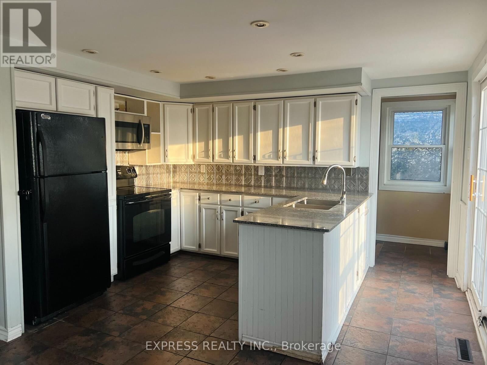 Property Photo:  2184 Maple Grove Road  ON L1C 6M1 