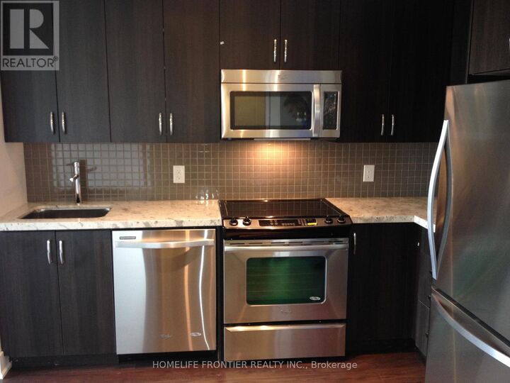 Property Photo:  7608 Yonge Street 422  ON L4J 0J5 
