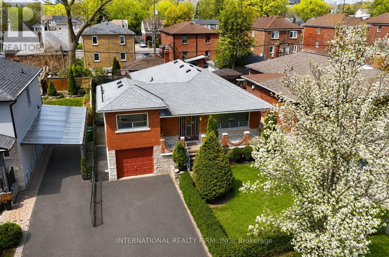 Property Photo:  24 Morgan Avenue  ON M8Y 2Z8 