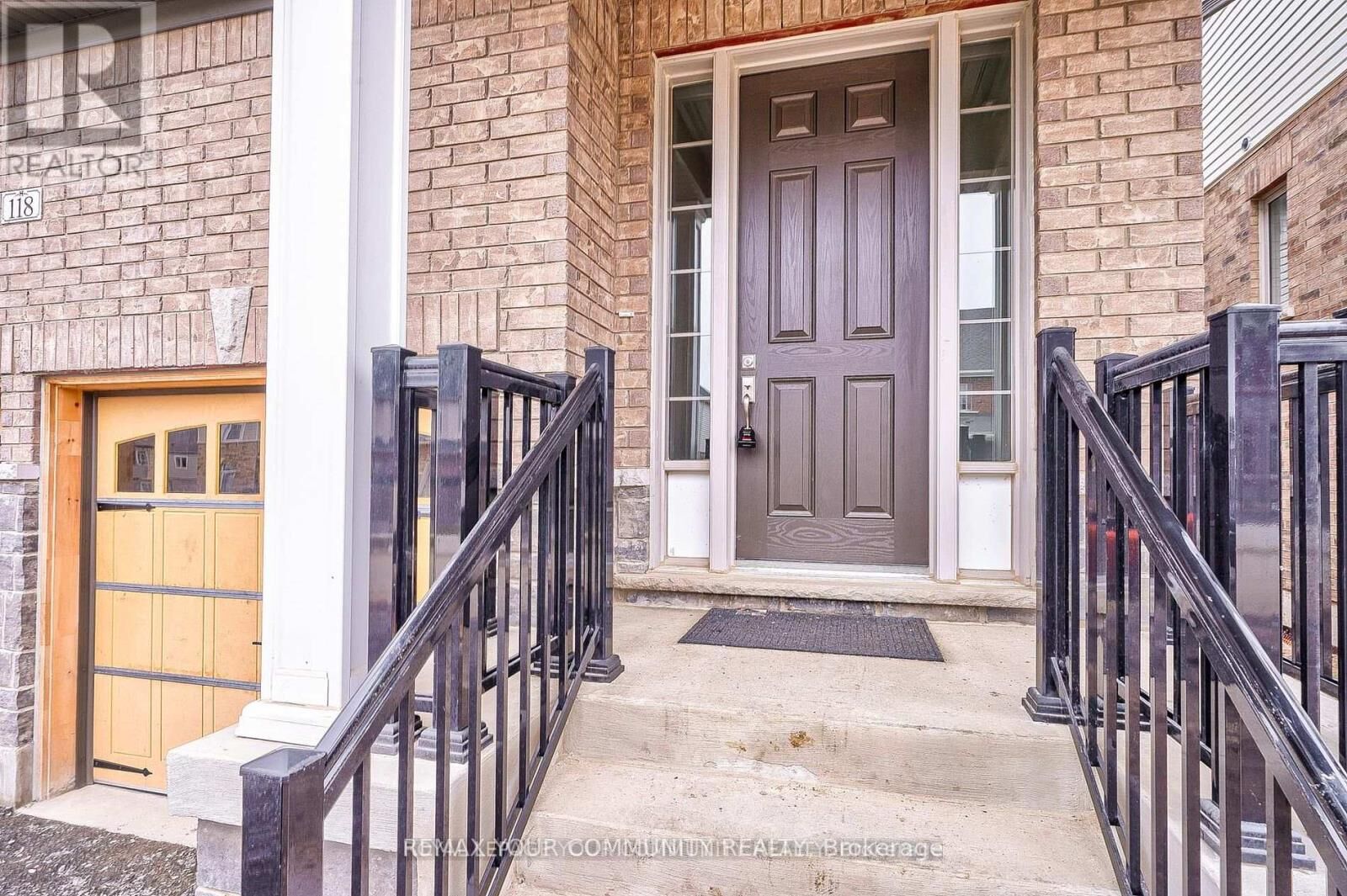 Property Photo:  118 Broadacre Drive  ON N2R 0S5 