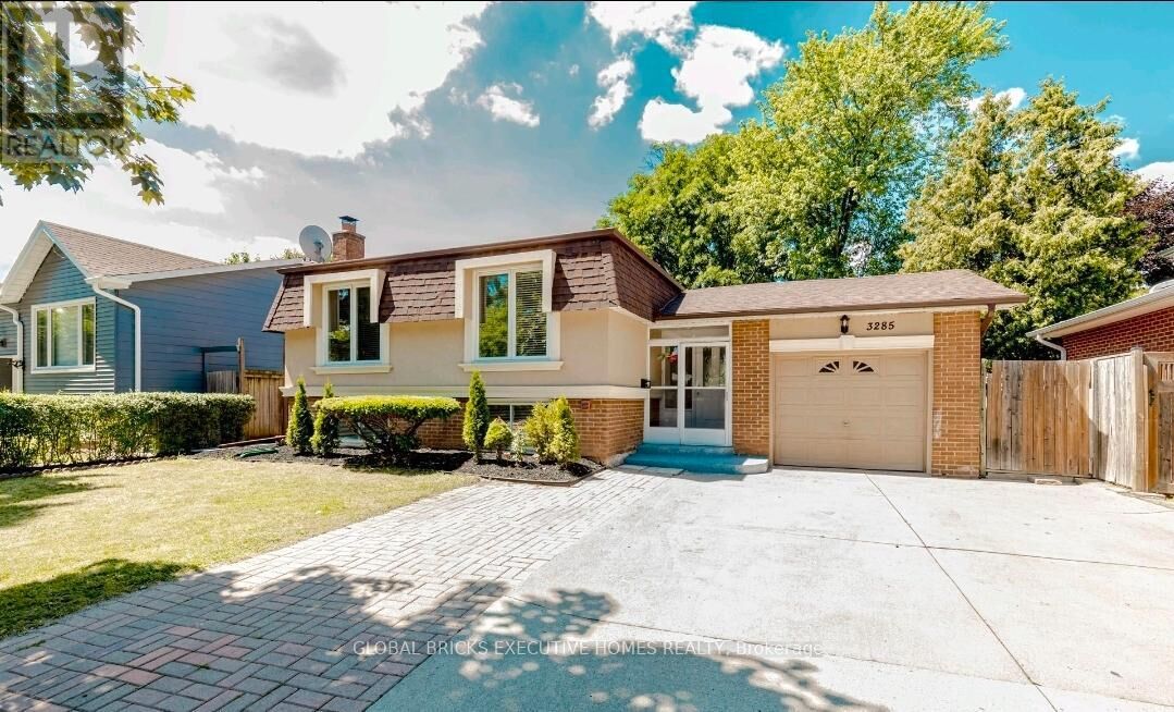 Property Photo:  3285 Lansdown Drive Main  ON L7M 1S4 