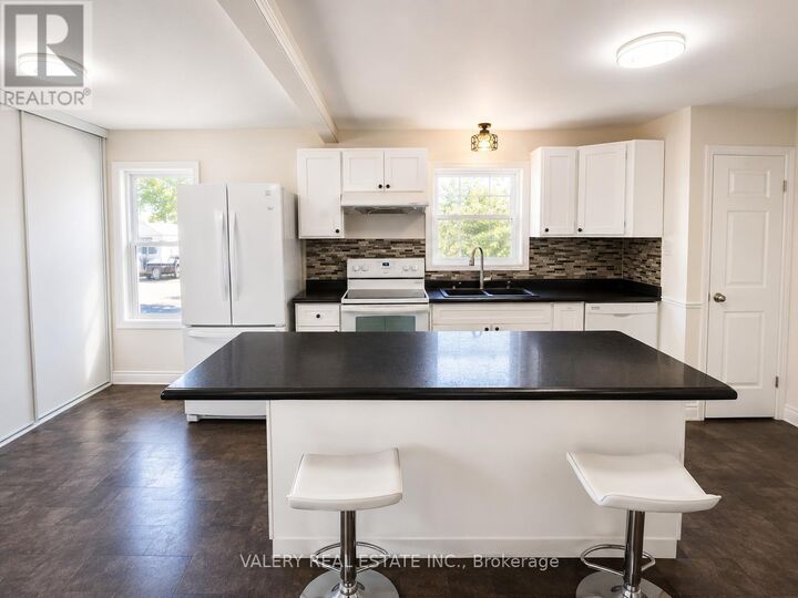 Property Photo:  374 Edmonton Street Main  ON N5W 4Y5 