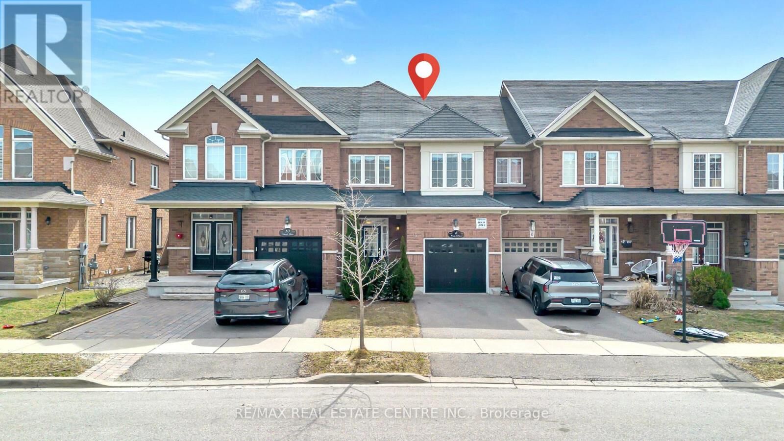 Property Photo:  8 Munch Place  ON L9T 8K6 
