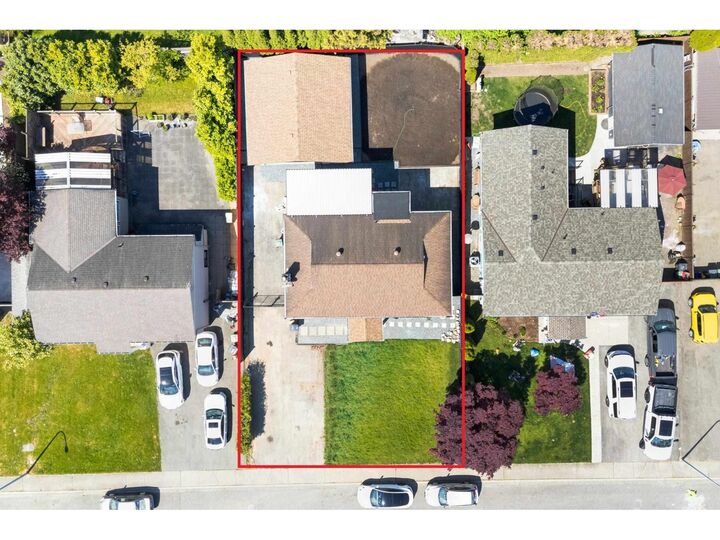 Property Photo:  26689 32A Avenue  BC V4W 3G3 