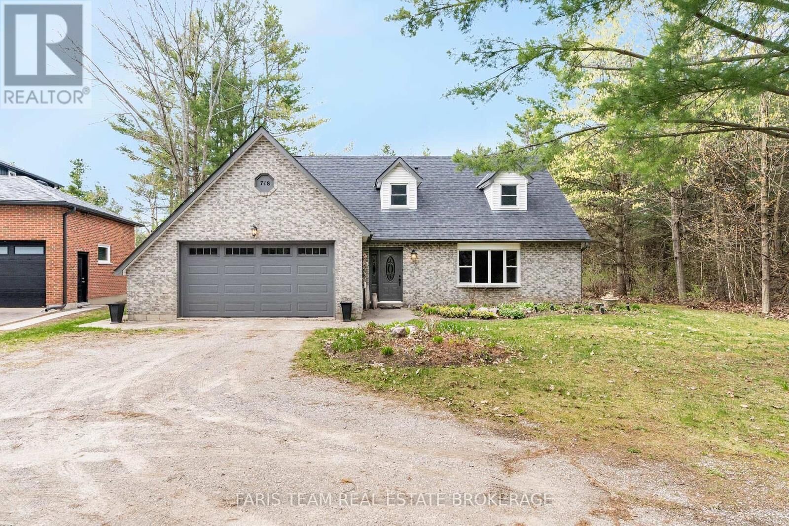 Property Photo:  718 Henderson Drive  ON L9S 2J8 