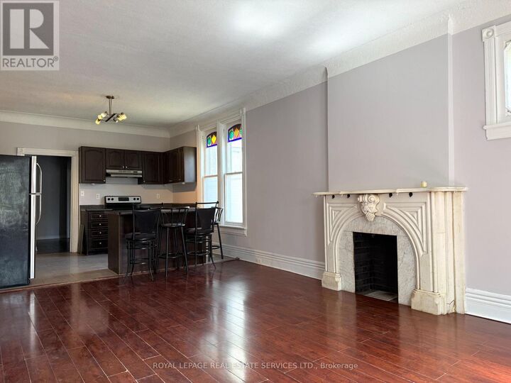 Property Photo:  104 Wentworth Street South 1  ON L8N 2Y9 