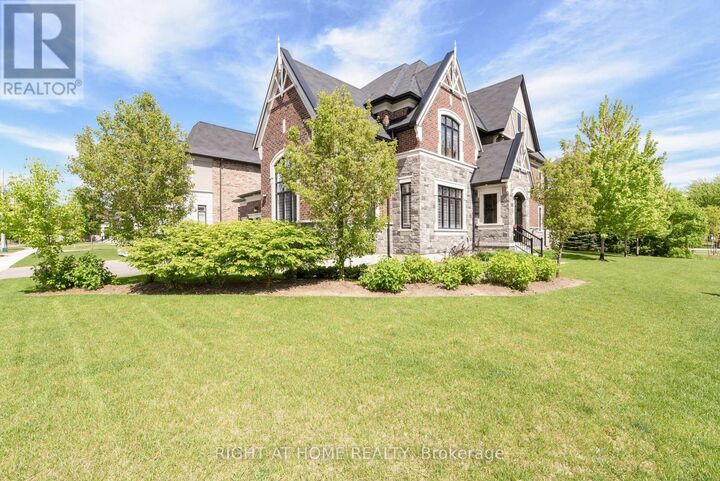Property Photo:  5167 Symphony Court  ON L5M 0Z6 