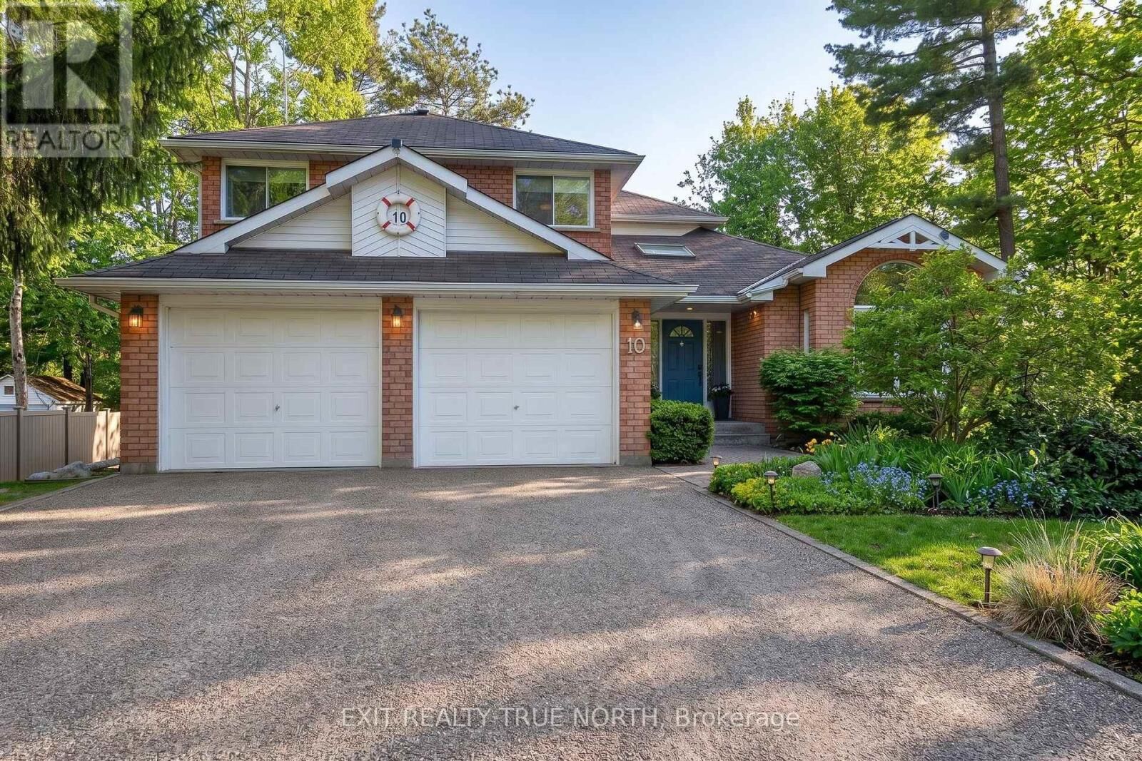 Property Photo:  10 Grosvenor Drive  ON L9M 0J2 