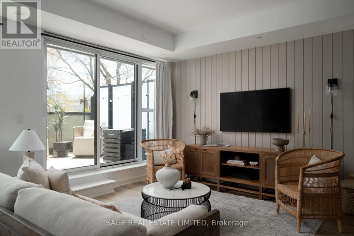 Property Photo:  899 Queen Street East 212  ON M4M 0C8 