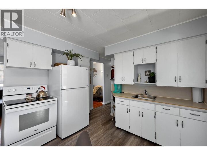 Property Photo:  957 Pine Street  BC V2C 3A3 