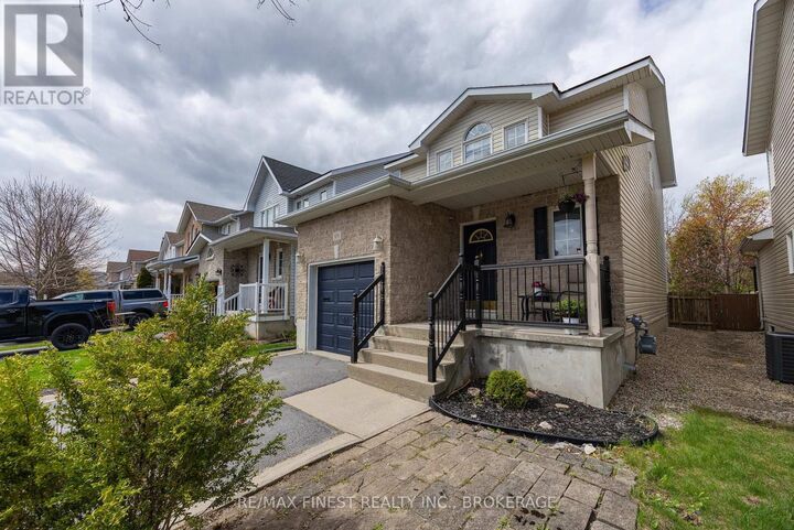 Property Photo:  976 Bluffwood Avenue  ON K7K 7K5 