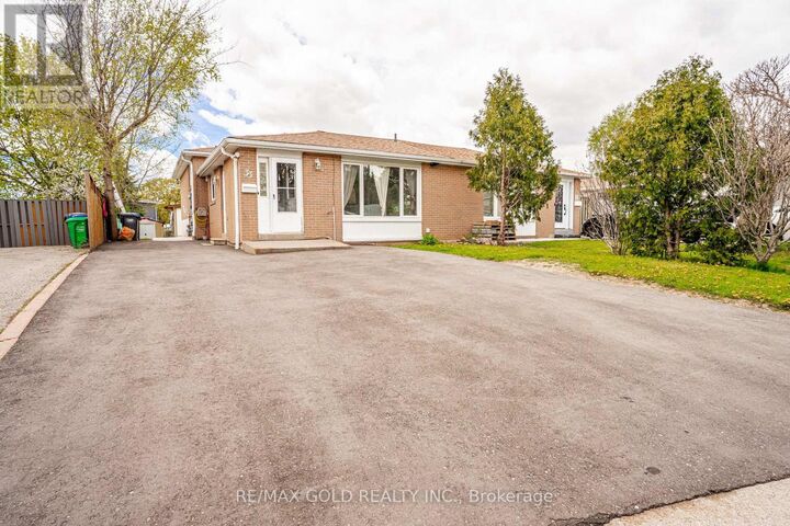 Property Photo:  33 Garside Crescent  ON L6S 1H5 