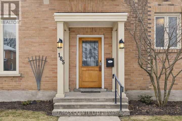 Property Photo:  185 Foster Avenue  ON K8N 3P8 