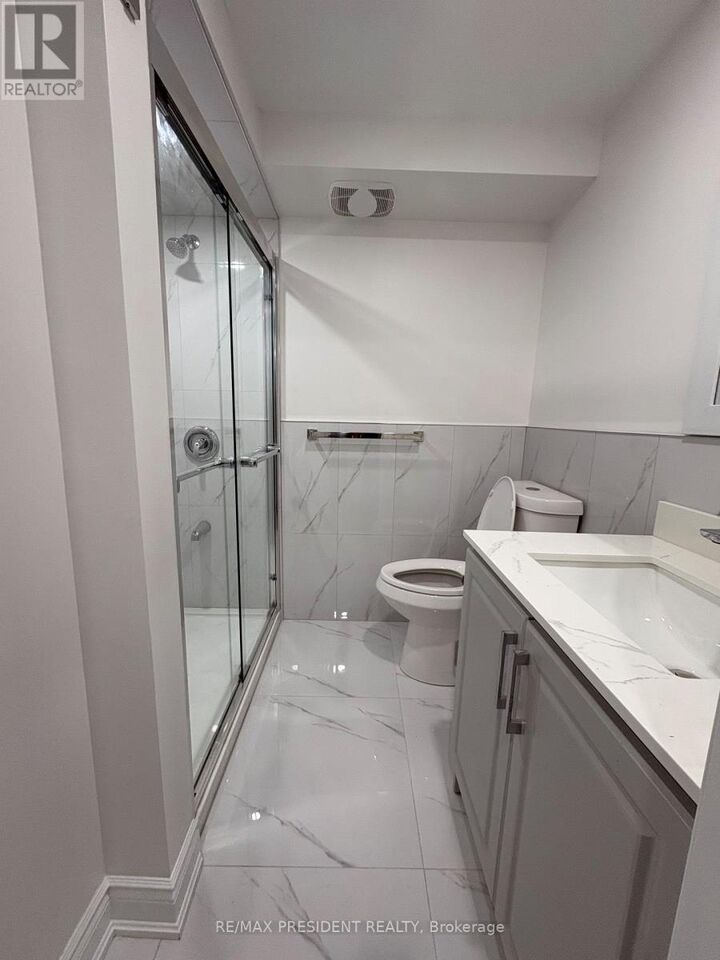 Property Photo:  2314 Meriadoc Drive  ON L1X 2E3 