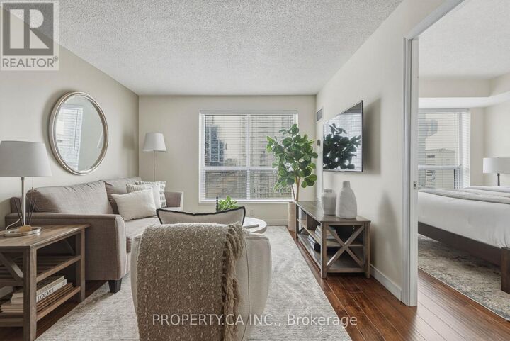 Property Photo:  410 Queens Quay West 1105  ON M5V 3T1 