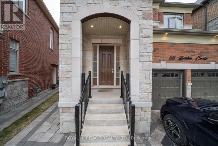 Property Photo:  88 Brabin Circle  ON L1P 0C1 