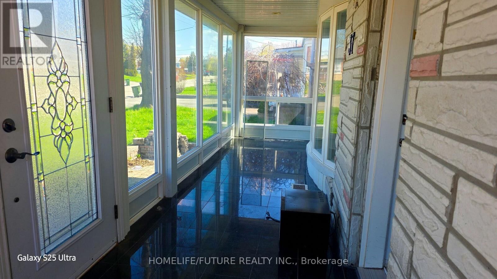 Property Photo:  37 Miramar Crescent Upper  ON M1J 1R3 