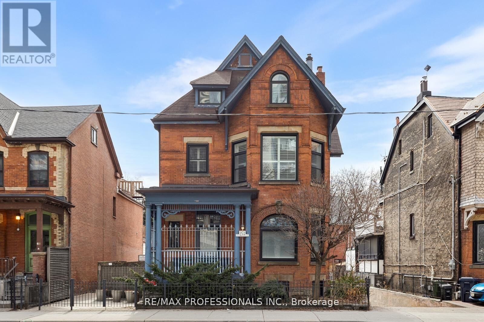 Property Photo:  253 Wellesley Street East C  ON M4X 1G8 