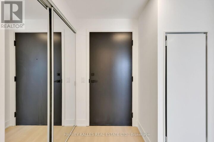 Property Photo:  36 Olive Avenue 2007  ON M2N 4P9 