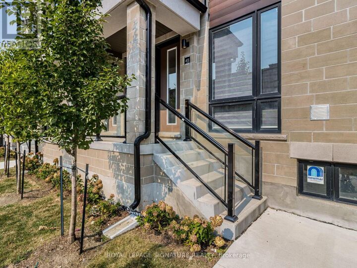 Property Photo:  45 Knotsberry Circle 45  ON L6Y 0C3 