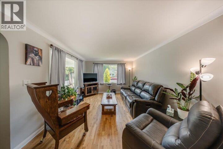 Property Photo: 2120 Sixth Avenue BC V1R 3B7