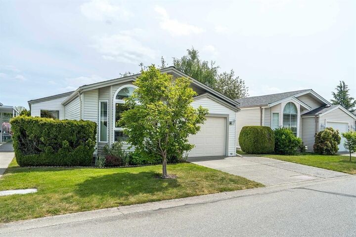 Property Photo:  2345 Cranley Drive 14  BC V4A 9G5 