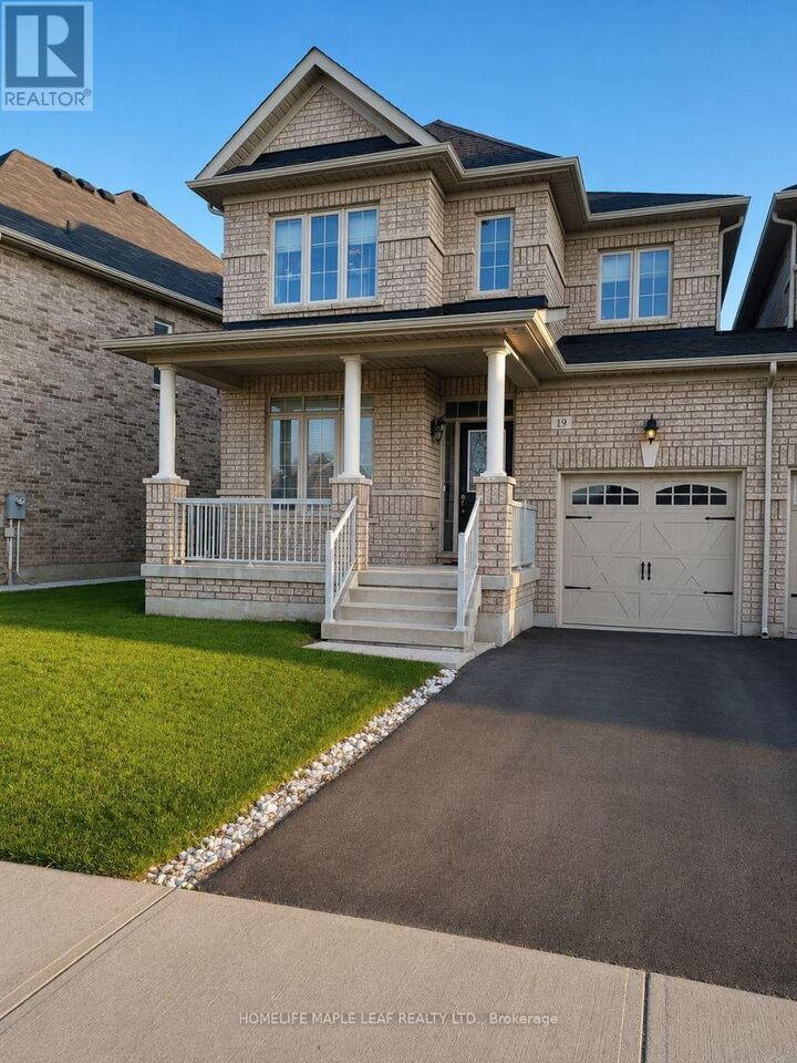 Property Photo:  19 Vanwood Crescent  ON L6P 2X4 