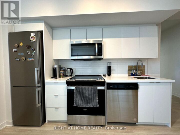 Property Photo:  30 Tretti Way 903  ON M3H 0E3 
