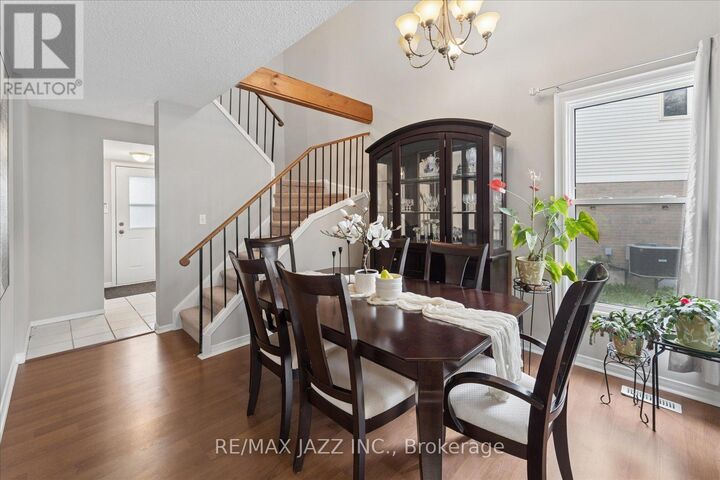 Property Photo:  1360 Sunnybrae Crescent  ON L1H 8E5 