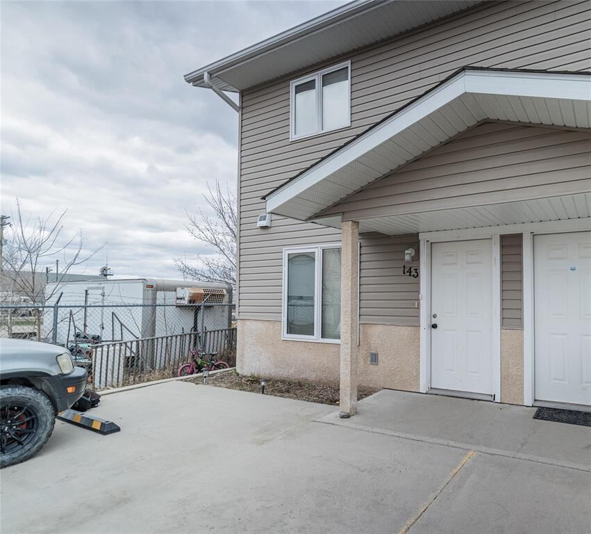 Property Photo:  143 Second Avenue  MB R0J 1H0 