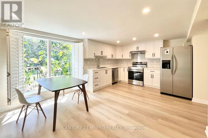 Property Photo:  8 Cedar Forest Court Lower  ON L3T 2A4 