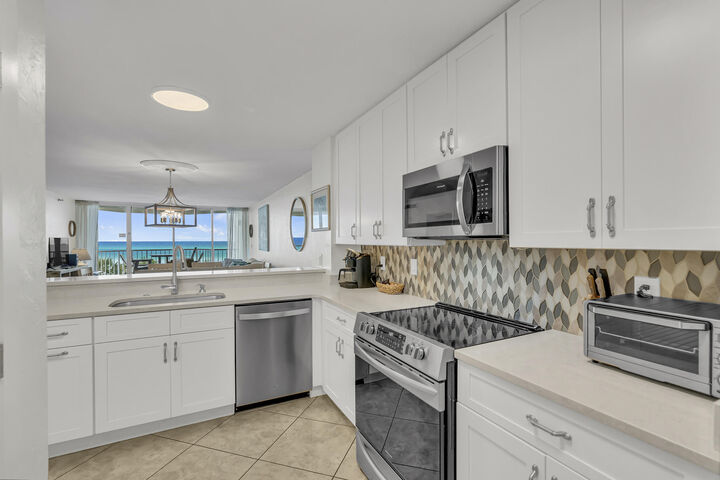 Property Photo: 9815 W US 98 Highway A302 FL 32550