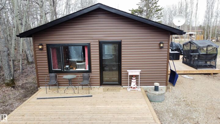 Property Photo:  156 662066 Rge Rd 181  AB T0A 1V0 
