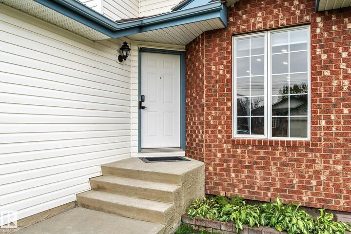 Property Photo:  362 Blackburn Drive SW  AB T6W 1B8 