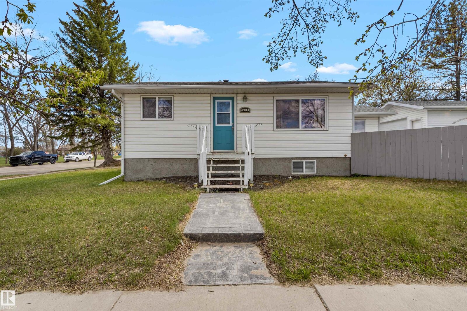 Property Photo:  4903 52 Avenue  AB T7A 1C9 