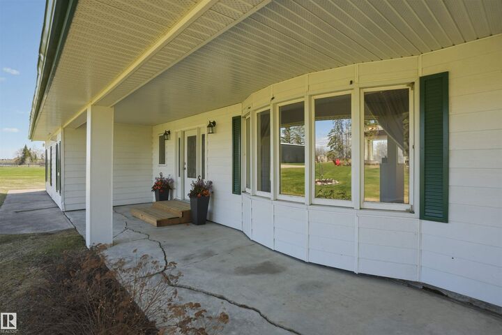 Photo de la propriété:  3003 Twp Road 562  AB T0E 1V0 