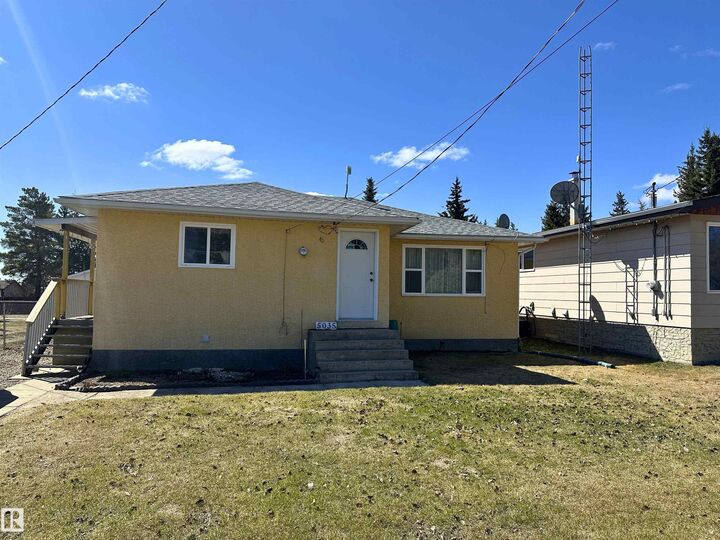 5035 49 Avenue — photo 1